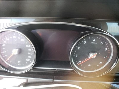 Clase E OE 2017 velocímetro calibre clúster 66 k millas Mercedes-Benz Foto 1 de 4
