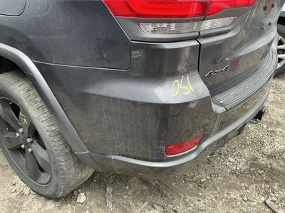 Rear Bumper Laredo Dual Exhaust Fits 11-15 GRAND CHEROKEE 805071 Foto 1 de 4