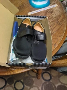 doctor comfort black 9 and 1/2 w shoes - Picture 1 of 5