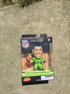 Russell Wilson (Seattle Seahawks) (Color Rush) NFL Big Shot Ballers 5" Figure - Picture 1 of 2