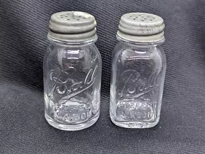 Vintage 1930s Ball Mason Jars Salt & Pepper Shakers Zinc Lids Round & Square - Picture 1 of 5