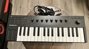 Native Instruments M32 Komplete Kontrol Keyboard Controller (26154) - Picture 1 of 3