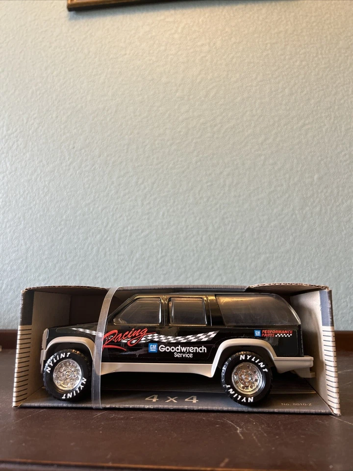 Nylint Toys 4 X 4 Mr. Goodwrench Racing Die Cast Truck 1995 Dale Earnhardt - Image 1 of 4