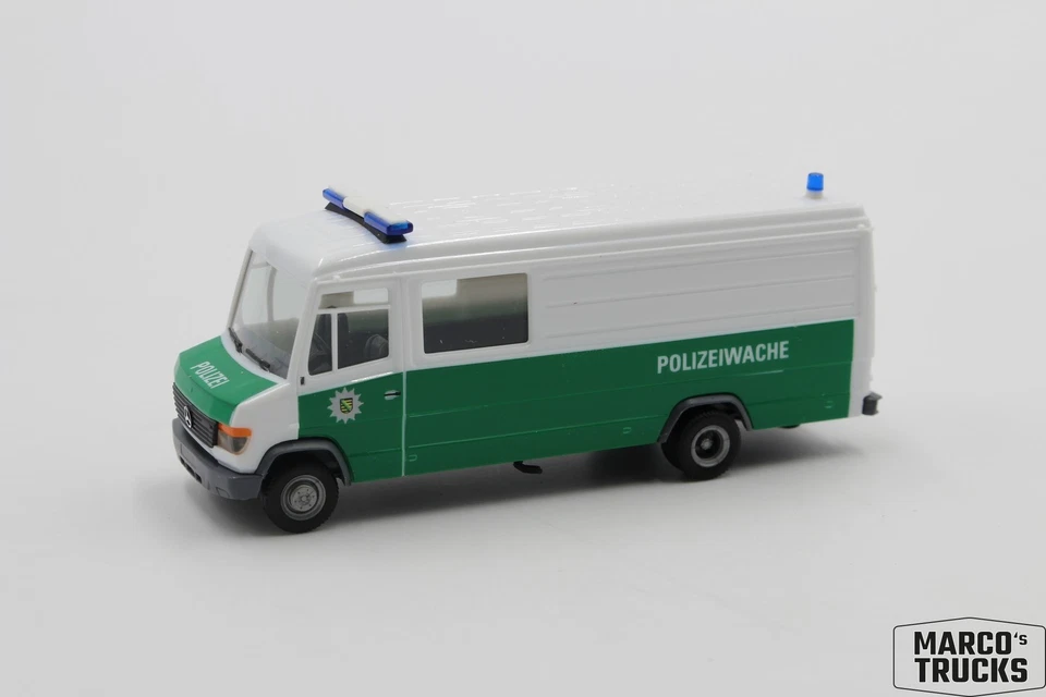 Herpa Mercedes-Benz T2 Vario панель фургон "Polizei Dresden" 045797 1:87/H25946 - Изображение 1 из 1