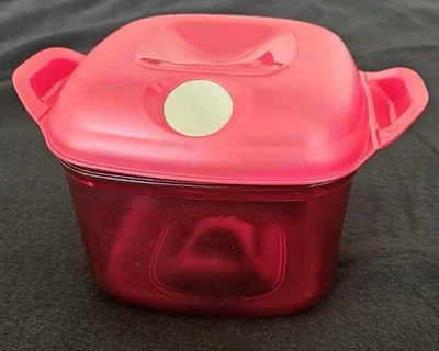 Tupperware  Micro Fix  1,9l, quadratisch, gebraucht, rot - Bild 1 von 4