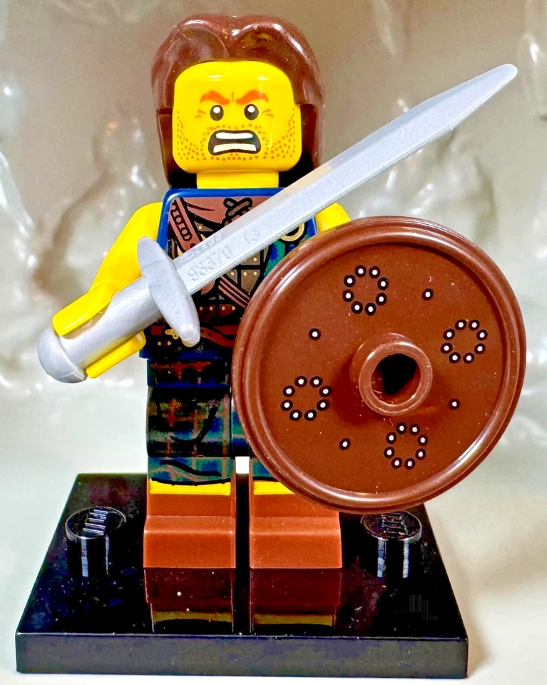 LEGO (8827) CMF Series 6 Highland Battler Minifigure col06-2 Complete Set Castle - Image 1 of 4