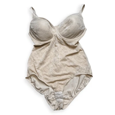 Modelador Bali nude inserções de renda embutido com aro controle firme tamanho 38DD - Imagem 1 de 4