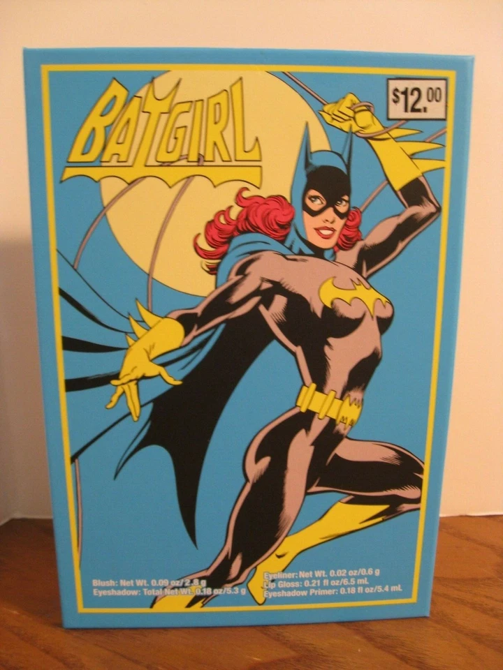 Batgirl - Beauty Book - Eyeshadow, Eyeliner, Blush, Primer, Lip Gloss -  2016 - Image 1 of 4