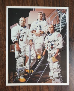 NASA APOLLO 8 Crew Photo SIGNED / Autographed by Astronaut FRANK BORMAN - Picture 1 of 5