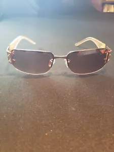 Gafas de sol Foster Grant lentes marrones con brazos translúcidos dorados bisagras doradas - Imagen 1 de 15