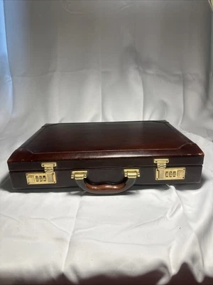 Maletín de Cuero Bel Aire Cerradura Número Marrón Oscuro Hecho en España Cuero Genuino Foto 1 de 4