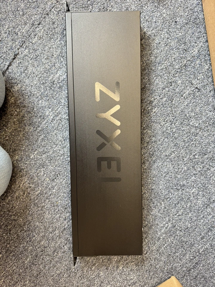 ZyXEL GS1920-48v2 48 Ports Rack Mountable Ethernet SFP Switch - Image 1 of 1