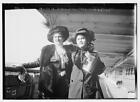 Photo:Women opera stars aboard ship,New York,NY,1908