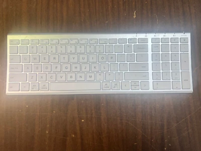 iClever IC-BK10   Ultra Slim Rechargeable Wireless Keyboard  No Box Or Cords - Image 1 of 4