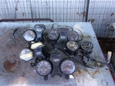 Caja de medidores y piezas Suzuki vintage usados surtidos años 70-80 (#27-A05-02) Foto 1 de 4