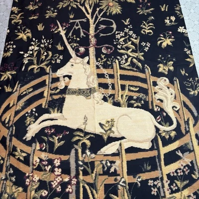 Unicornio en cautiverio colgante de pared - tapiz sintético estampado - alfarero mágico medieval Foto 1 de 4