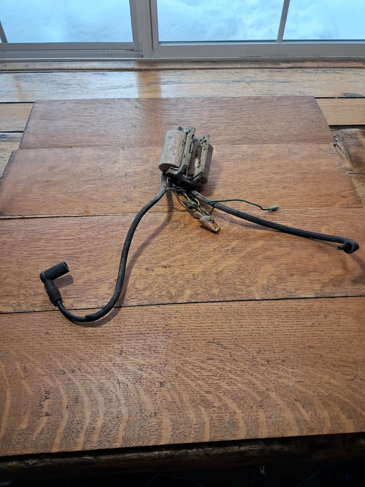 Bobinas de encendido Honda SL350 1970 con montaje para piezas o reparación.   Os168 Foto 1 de 4