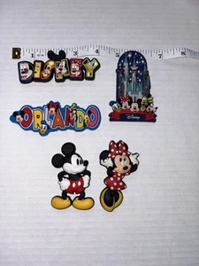 Lotto Walt Disney World Castle Topolino Minnie Pippo Paperino Margherita Pluto Calamita TUTTI - Foto 1 di 12