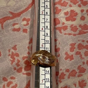 Vintage 14K Gold Band Ring w/ Unique Leaf Design Women Sz5.5 - Picture 1 of 14