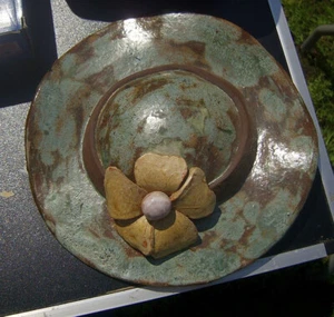 Ton Hut   Keramik  Hut  mit Blumen  Vintage Wand Deko - Bild 1 von 2