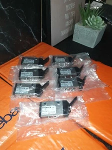 AVENTICS BOSCH REXROTH 0820402005 3/2 1/8 LEVER VALVE BAGGED UNUSED STOCK - Picture 1 of 8