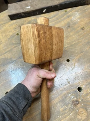 Martillo de madera hecho a mano de mazo de roble Foto 1 de 4