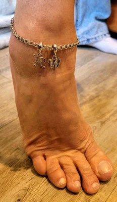 Pulsera de tobillo Hot Wife (HW), swinger, estilo de vida. Hecho en el Reino Unido Foto 1 de 4