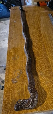 Canne de marche en bois sculptée à la Main - Photo 1/4