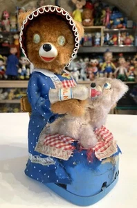 VINTAGE TIN TOY HUNGRY BABY BEAR YONEZAWA JAPAN 1950s - Picture 1 of 9