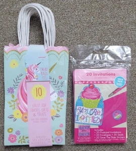 Amscan Girls 20 Invitation Postcards & 10 Paper Gift Bags Cake Unicorn - Picture 1 of 10
