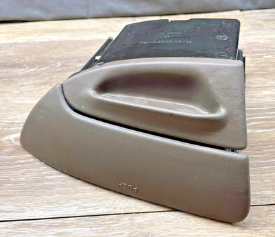 Portavasos extraíble para tablero Ford F-150 Expedition 97-02 con cenicero beige OEM Foto 1 de 4