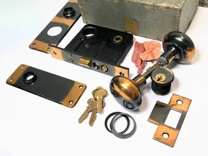 ✨NOS! 1910s JAPANNED ARTS CRAFTS ERA CORBIN ENTRY MORTISE LOCK W/ CYLINDER KEYS✨ - Picture 1 of 11