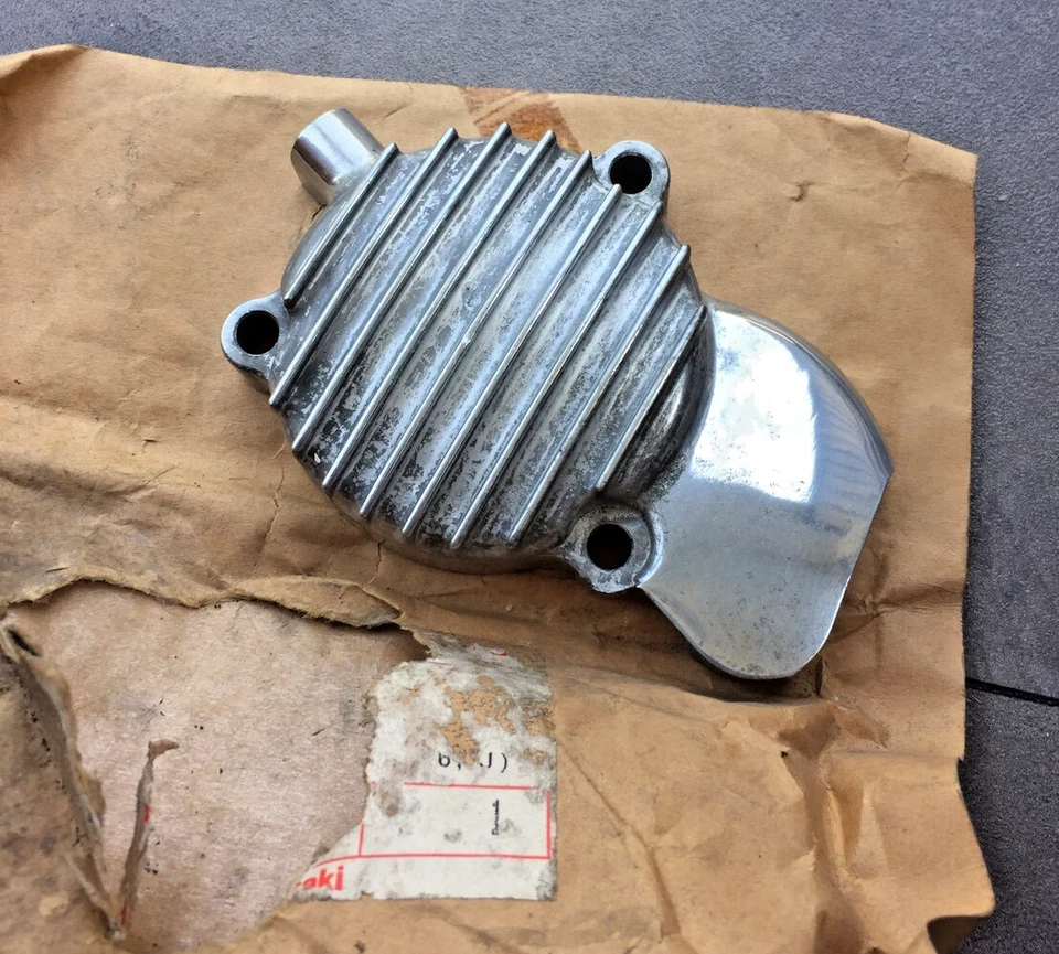 PARA KAWASAKI LTD KZ250 CUBIERTA FILTRO ACEITE NOS 14025-1546 Foto 1 de 4