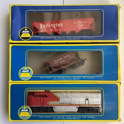AHM Yugoslavia 5028 Sante Fe + Austria Box Burlington Hopper HO Train Tyco Era - Image 1 of 4