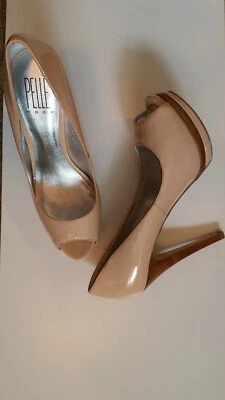 Pelle Moda Beige Patent Leather Pumps Size 8 - Image 1 of 2