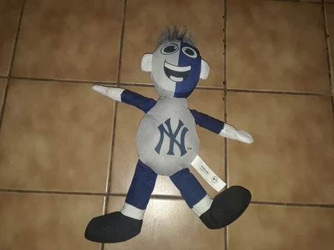 NY Yankees plush RallyMen MLB  14" Cover