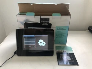Sandstrom 7" Digital Photo Frame S7DPF10 | Good Condition | TESTED & WORKING - Picture 1 of 7