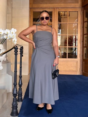 Nuevo con etiquetas Vestido Midi Gris Lana Acanalado Lateral Colección ZARA ZW Foto 1 de 4