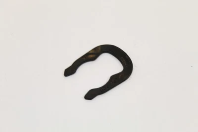 Resorte clip de retención de tubo de manguera de refrigerante VW Transporter T4 032121142 Foto 1 de 4