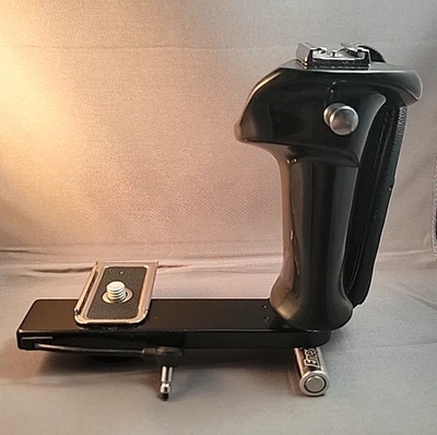 Hasselblad flashgun / acc. bracket. For 3/8" socket . - Image 1 of 4