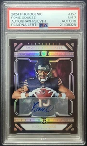 2024 PANINI PHOTOGENIC 157 🏈🏈 ROMA ODUNZE AUTOGRAFO-ARGENTO SP/49 - Foto 1 di 3