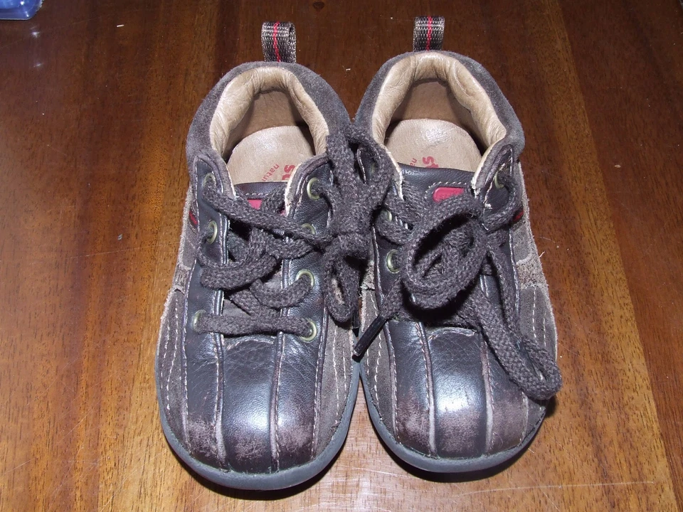 Stride Rite 5 М Charlie коричневый ходьбы обувь кроссовки кожаные шнурки нарядный ребенка ясельного возраста - Изображение 1 из 1