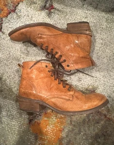 Preowned Frye Carson Leather Lace-Up Booties Size 8 - Picture 1 of 15