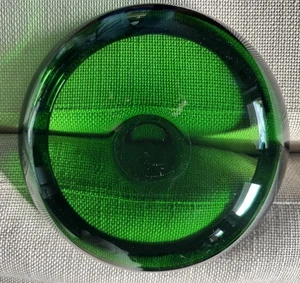 Glasschale, grün, rund, Signiert Holmegaard 1992, guter Zustand. - Bild 1 von 4