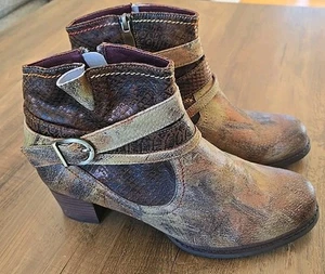 L'Artiste Spring Step Shazzam Leather Hand Painted Ankle Boots 40EU/US9 NWOB - Picture 1 of 21
