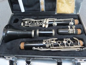 VITO RESO-TONE CLARINET -MADE IN USA CLEANED, SERVICED by dealer READY TO PLAY - Picture 1 of 20