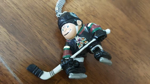 PHOENIX COYOTES  LIL' SPORTS BRAT KEY CHAIN 1986 Cover