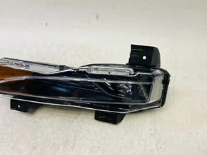 2021 2022 2023 TESLA MODEL S PLAID FOG LIGHT LEFT DRIVER 3-PIN PLUG 1563710-00-C - Picture 1 of 6