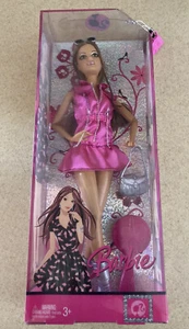 2007 Barbie Articulated Arms Teresa Fashionista Doll - Picture 1 of 6
