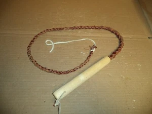 Braune Leder Bullwhip mit Holzgriff Jugend Größe 4,5 Fuß Cowboy/Buckaroo - Bild 1 von 2